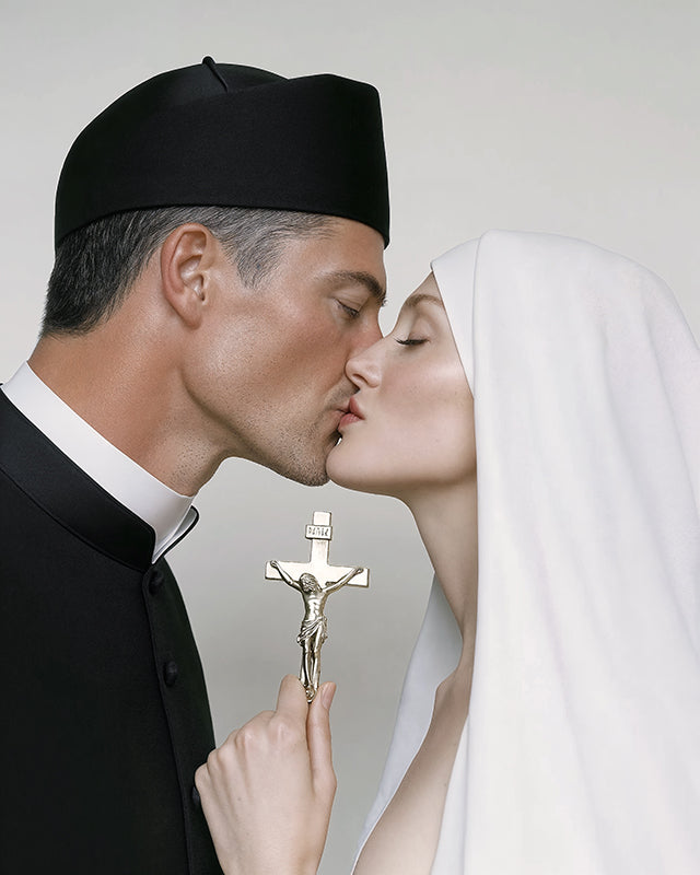 KISSING-NUN